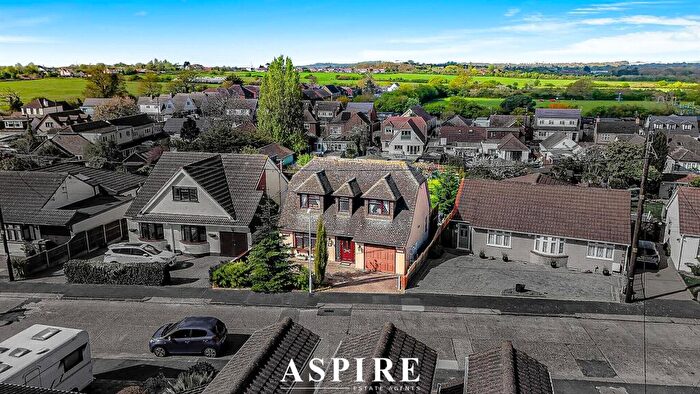 3 Bedroom Detached House For Sale In Highlands Road, Bowers Gifford, Basildon, SS13