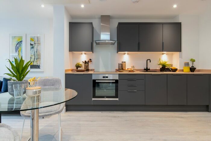 1 Bedroom Flat To Rent In East Park, Crawley, RH10