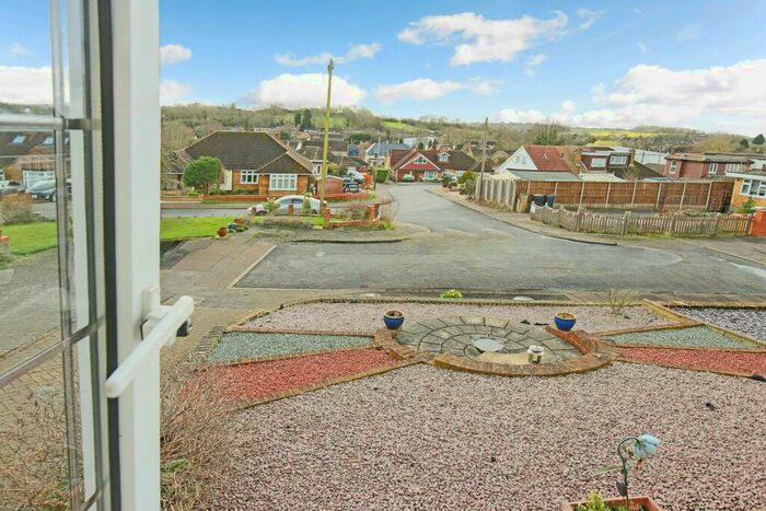 2 Bedroom Semi-Detached Bungalow For Sale In Western Road, Nazeing, EN9