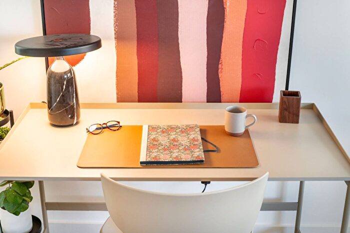 2 Bedroom Flat To Rent In Uncle Wembley, Wembley, HA9