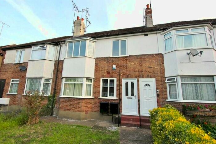 2 Bedroom Maisonette To Rent In St Marks Close, Barnet, EN5
