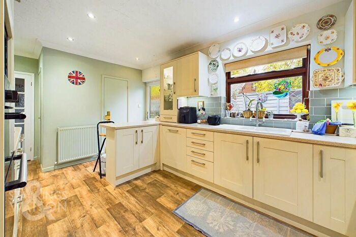 4 Bedroom Detached Bungalow For Sale In Low Lane, Rockland All Saints, Attleborough, NR17