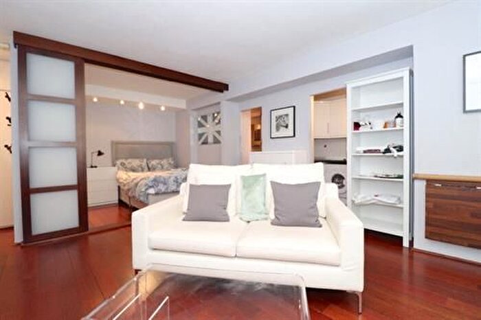 Studio To Rent In St. Georges Square, London, SW1V