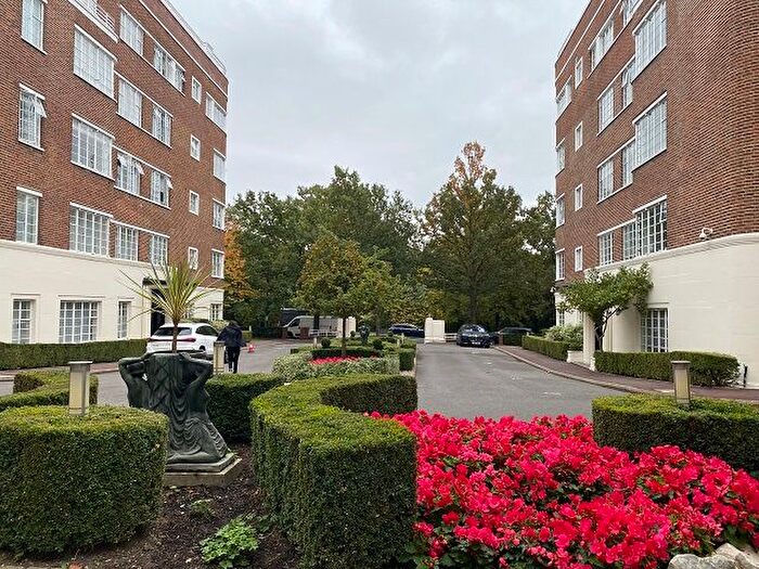 2 Bedroom Flat To Rent In Prince Albert Road, London, NW8