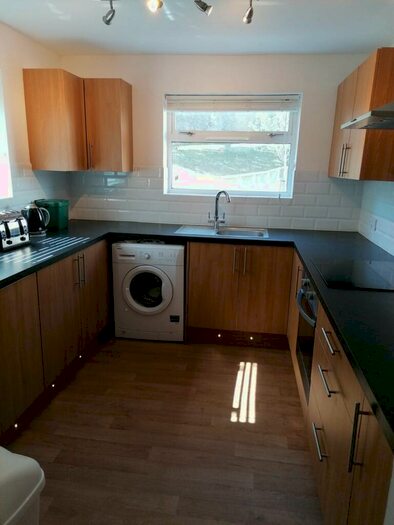 3 Bedroom Flat To Rent In Titania Close, Colchester, Essex, CO4