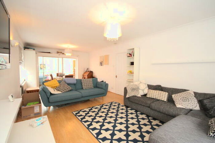 4 Bedroom Detached House To Rent In Cavendish Road, Woking, GU22