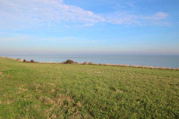 2 Bedroom Flat To Rent In Cliff Promenade, Broadstairs, Kent, CT10