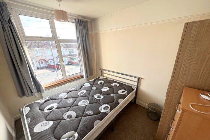 4 Bedroom Property To Rent In Fourth Avenue, Bristol, BS7