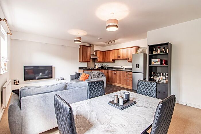 1 Bedroom Flat For Sale In Meadow Way, Tyla Garw, Pontyclun, CF72