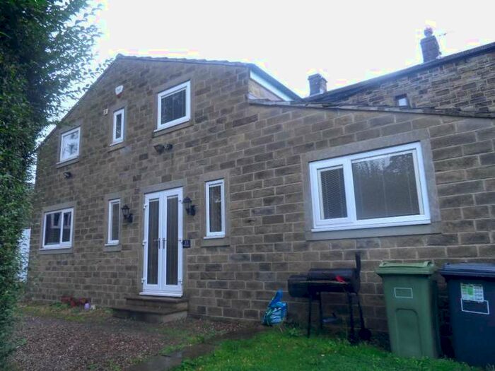2 Bedroom Detached House To Rent In Bunkers Lane, Batley, WF17