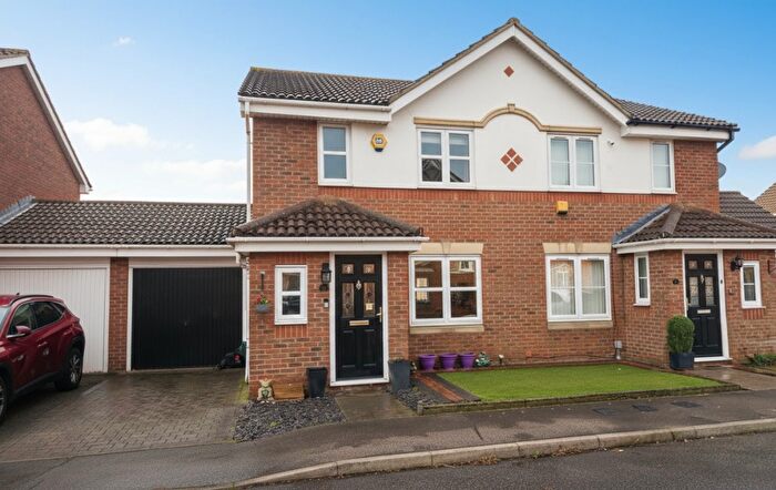 3 Bedroom Semi Detached House For Sale In Grifon Road, Grays, RM16