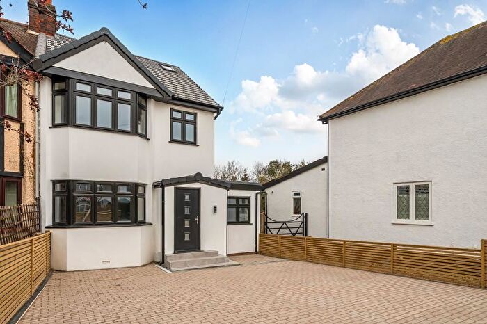 5 Bedroom Semi Detached House For Sale In Manor Lane, Lower Sunbury, TW16