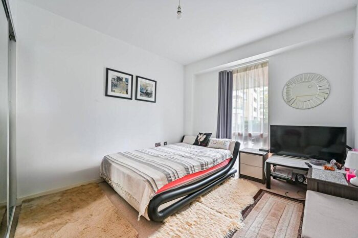 1 Bedroom Flat To Rent In Canning Town, , Canning Town, London, E16