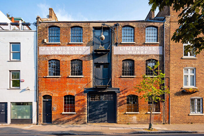 3 Bedroom Apartment For Sale In Limehouse Wharf, Narrow Street, London, E14