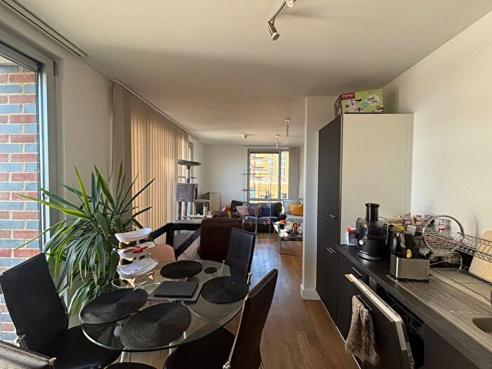 2 Bedroom Flat To Rent In Devons Road, London, E3