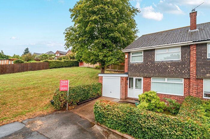 3 Bedroom Semi Detached House For Sale In Peters Close, Arnold, NG5