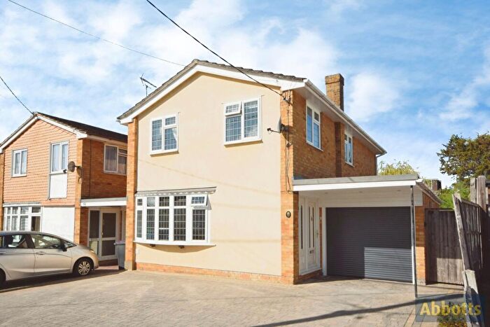 4 Bedroom Detached House For Sale In Avondale Road, Rayleigh, Essex, SS6