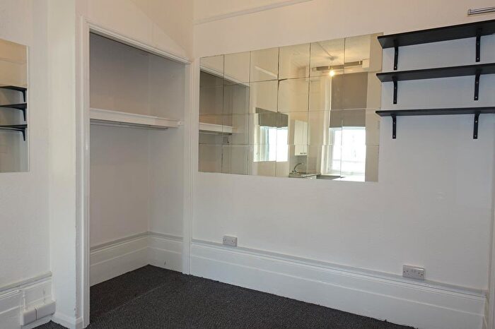 Studio To Rent In Jevington Gardens, Eastbourne, BN21