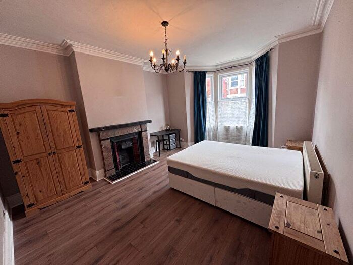 2 Bedroom Flat To Rent In Warton Terrace, Newcastle Upon Tyne, NE6