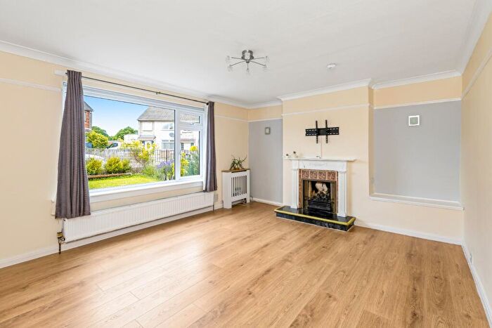 3 Bedroom Flat To Rent In Mountcastle Crescent, Mountcastle, Edinburgh, EH8