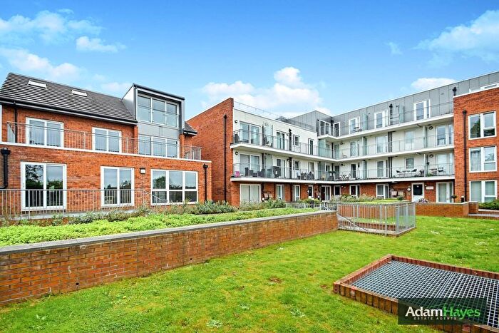 1 Bedroom Apartment For Sale In Lankaster Gardens, East Finchley, N2