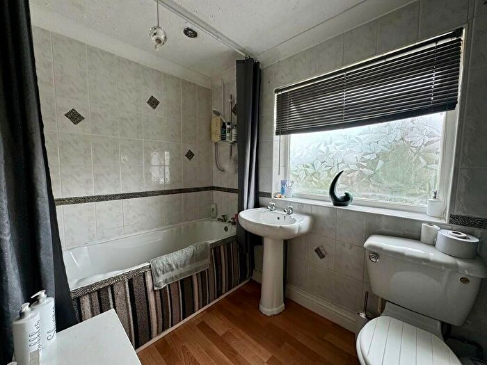2 Bedroom Semi-Detached House For Sale In Sycamore Road, Carlton-In-Lindrick, Worksop, S81