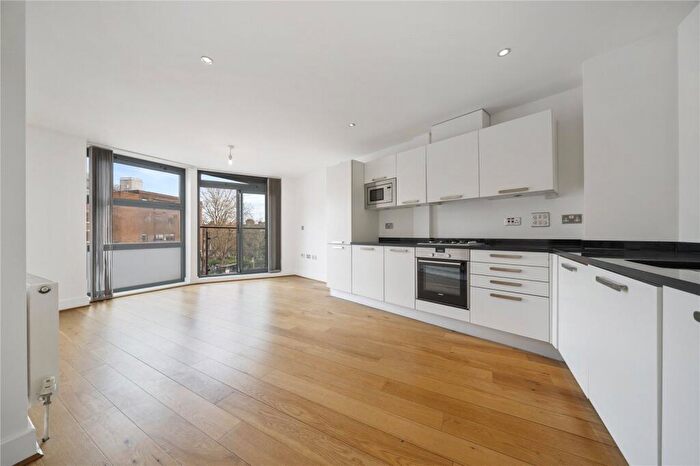 2 Bedroom Apartment To Rent In Goswell Road, London, EC1V