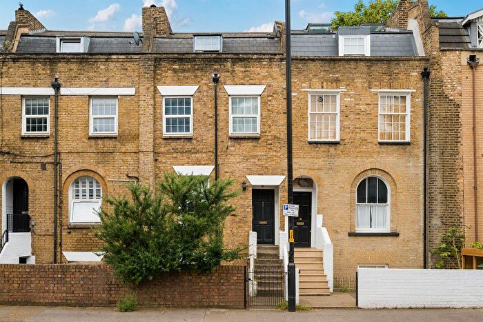 2 Bedroom Flat For Sale In Lower Road, London, SE8