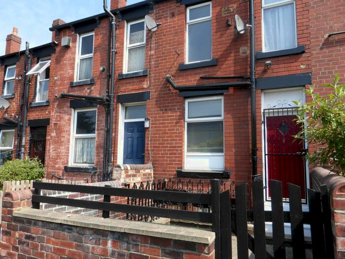 2 Bedroom Property To Rent In Anderson Avenue, Leeds, LS8
