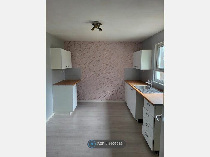 2 Bedroom Terraced House To Rent In Chiltern Gardens, Dawley, Telford, TF4