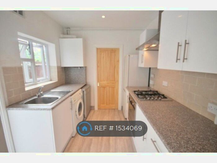 3 Bedroom Terraced House To Rent In Priory Road, West Croydon, CR0