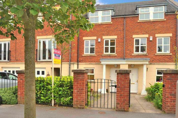 3 Bedroom Town House To Rent In Hutton Gate, Harrogate, HG2