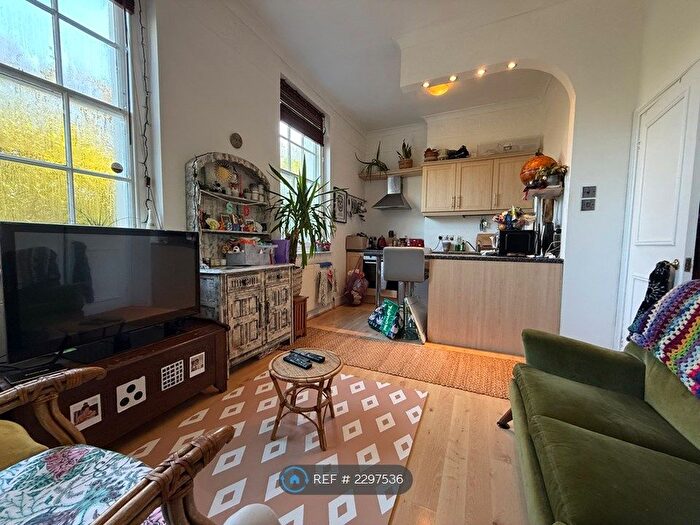 1 Bedroom Flat To Rent In Elderwood Place, London, SE27