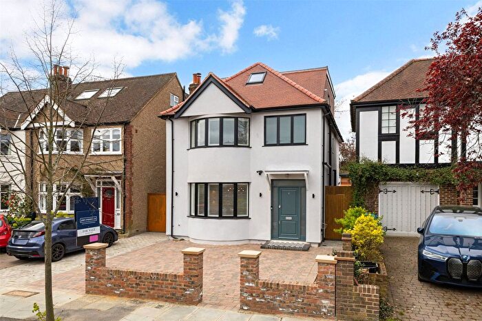 5 Bedroom Detached House For Sale In Cassilis Road, Twickenham, TW1