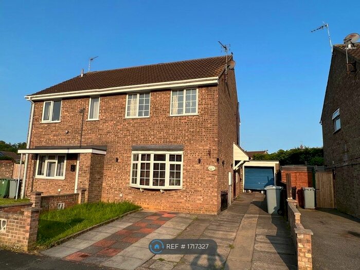 3 Bedroom Semi-Detached House To Rent In Fourth Avenue, Grantham, NG31
