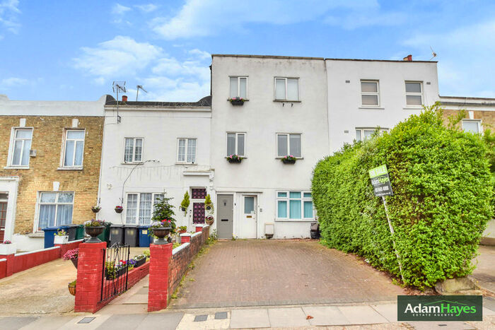 1 Bedroom Apartment To Rent In Stanhope Road, North Finchley, N12