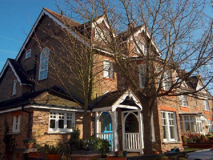 1 Bedroom Flat To Rent In Milton Road, Harpenden, AL5