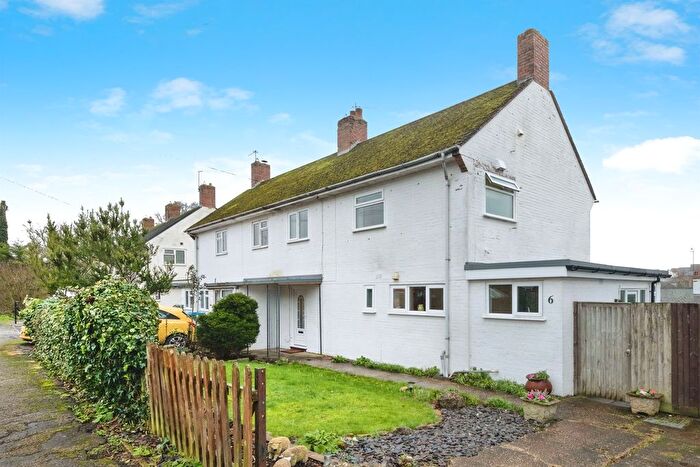 3 Bedroom Semi Detached House For Sale In Buckingham Street, Tingewick, Buckingham, MK18