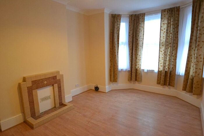 2 Bedroom Flat To Rent In Sutton Road, Muswell Hill, N10