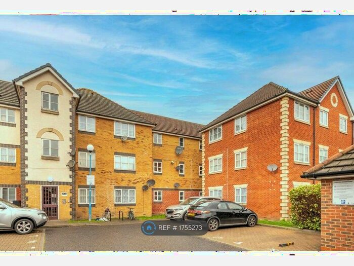 2 Bedroom Flat To Rent In St. Aidans Court, Barking, IG11