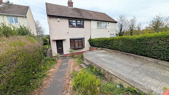 3 Bedroom Semi-Detached House To Rent In Mountain Crescent, Dewsbury, WF12