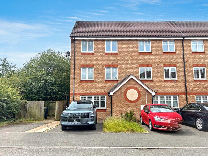 3 Bedroom Town House For Sale In Oberon Grove, Darlaston, WS10