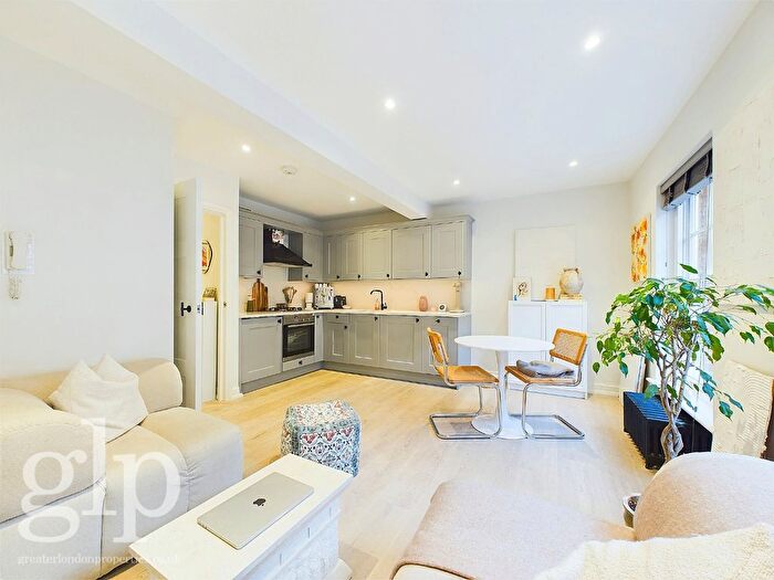1 Bedroom Flat To Rent In Earlham Street, London, WC2H