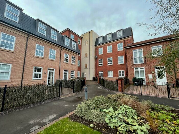 2 Bedroom Flat To Rent In Main Street, Dickens Heath, Solihull, B90
