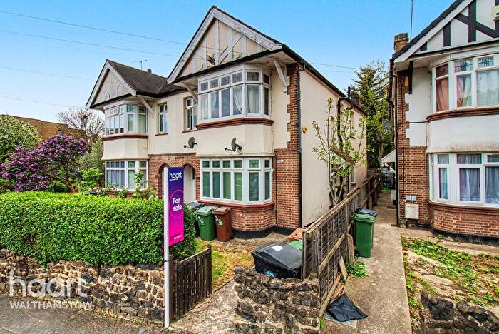 3 Bedroom Maisonette For Sale In Ashley Road, Chingford, E4