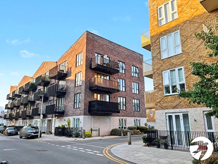 2 Bedroom Flat For Sale In Corys Road, Rochester, Kent, ME1