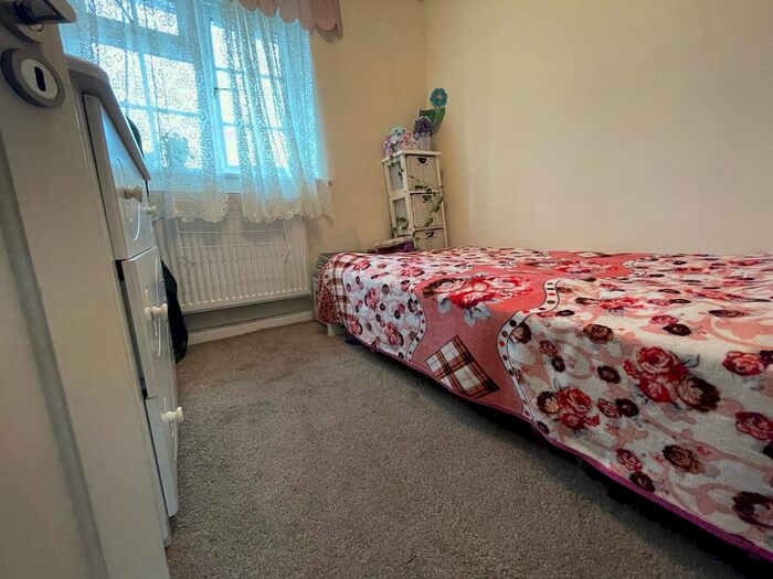 3 Bedroom Semi-Detached House To Rent In Frays Waye, Uxbridge, UB8