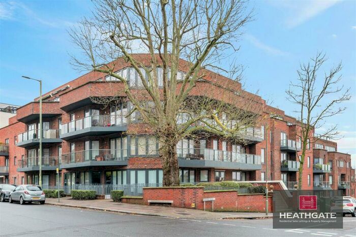 2 Bedroom Flat To Rent In West Heath Place Hodford Road, Golders Hill, NW11