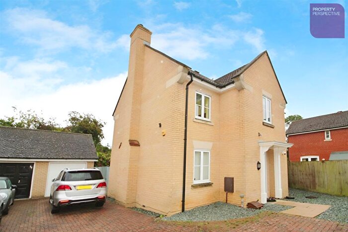 4 Bedroom Detached House For Sale In Clare Drive, Highfields Caldecote, Cambridge, CB23