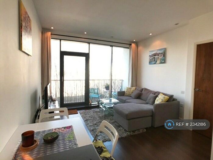 1 Bedroom Flat To Rent In Saint John's Hill, London, SW11